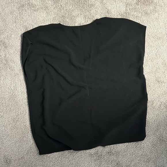 Black top - Picture 2 of 2